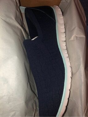 Cole Hann - Slip-On Knit Sneaker in Navy with Mint Trim - Sz 10